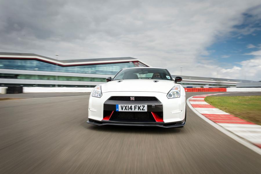  Nissan GT-R by Nismo 2014 года  (фото 26 из 46)